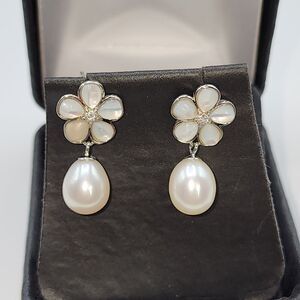 925 Sterling Silver White Cultured Freshwater Pearl Stud Earrings‎ Flower Shaped